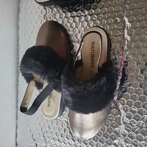 Naturino Girl's Toocuutie Fur Sandals  Mettalic Copper leather lined sz 29 nwot